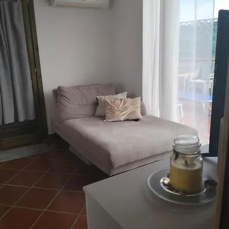 Veranda Sul Mare 68_apartment アパート ビシェーリエ